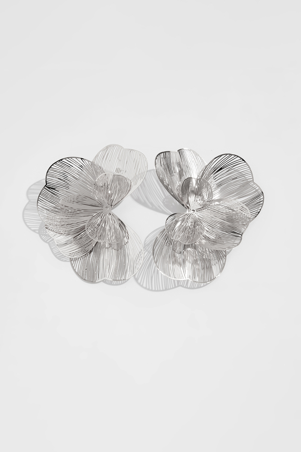 Ginkgo Leaf Design Fashionable Stud Earrings
