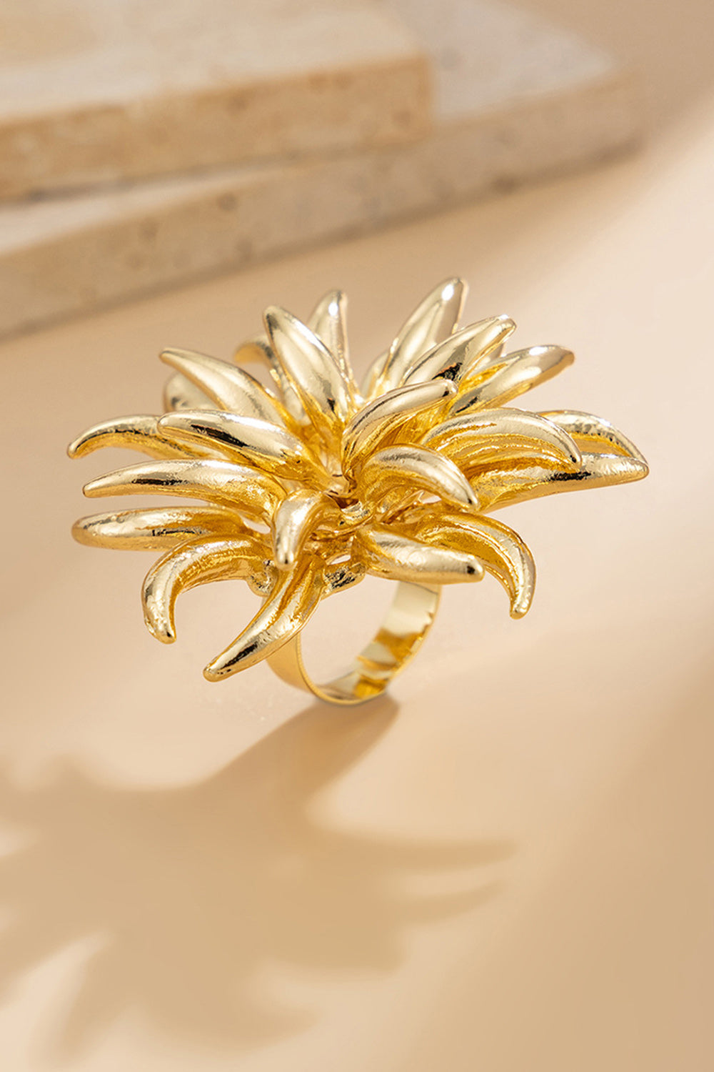 Fashionable Metallic Sheen Flower Shaped Geometric Ring Brooch