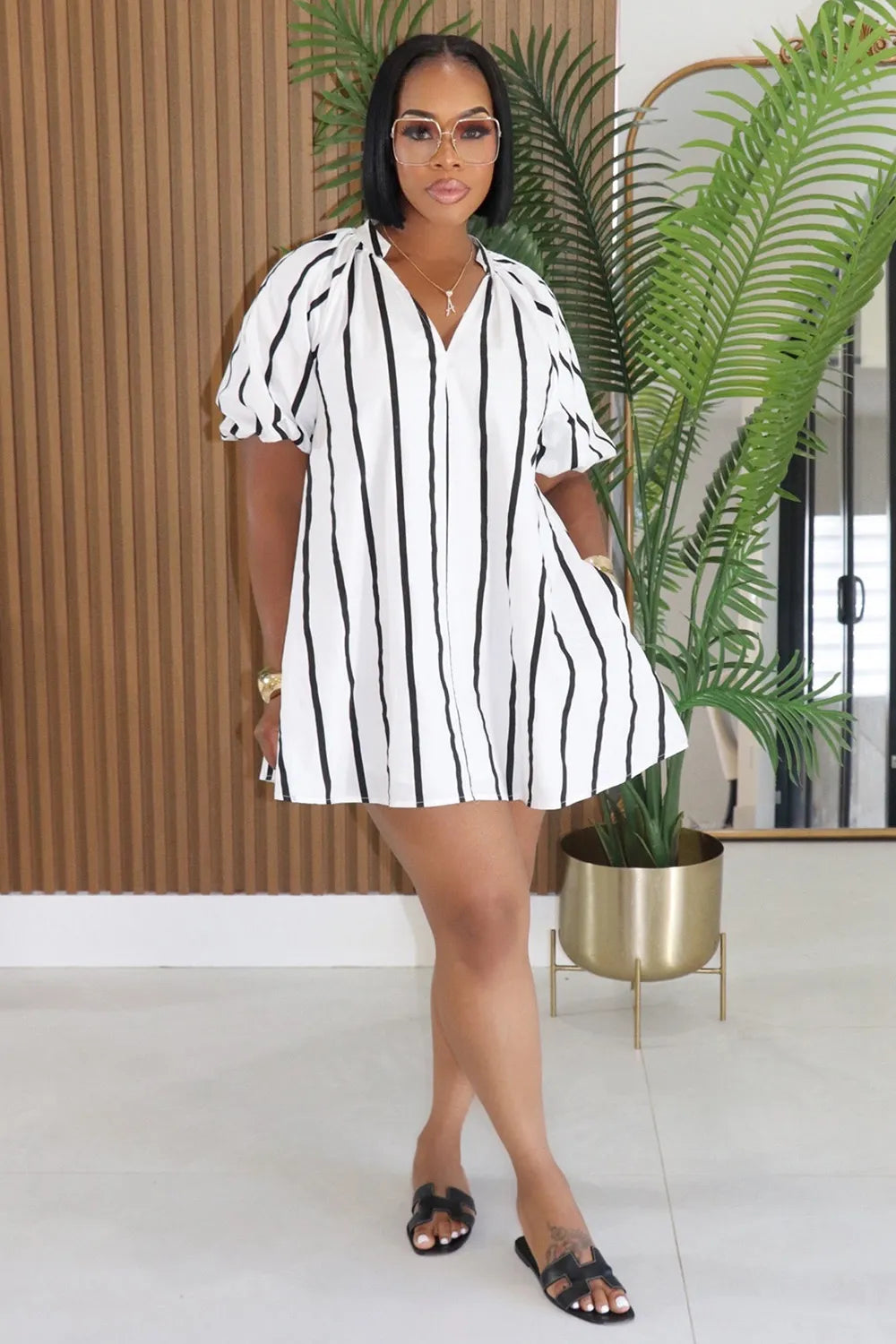 Striped Print Split Neck Puff Short Sleeve Loose Casual Mini Dresses-Black
