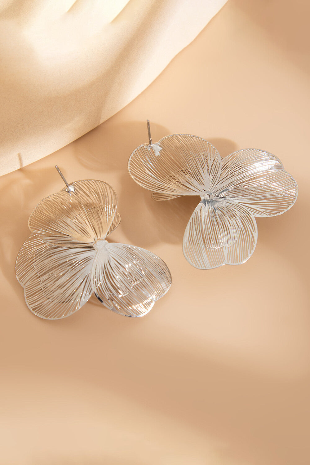 Ginkgo Leaf Design Fashionable Stud Earrings