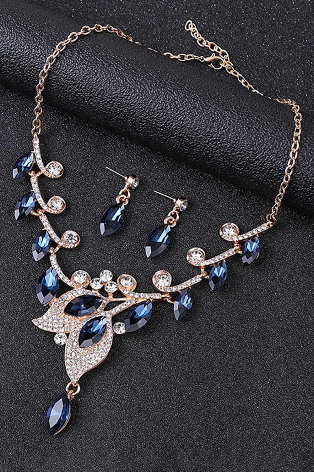 Retro Elegant Geometric Crystal Leaf Shaped Necklace Earrings Jewelry Set