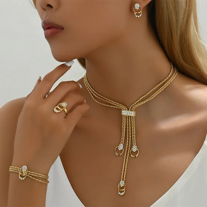 Rhinestone Decor Stud Earrings Fashionable Jewelry Set