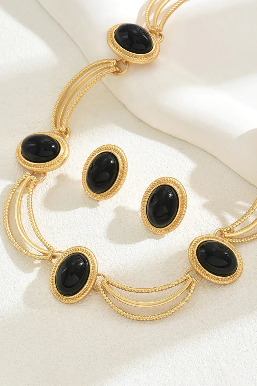 Retro Inlaid Oval Gemstone Stud Earrings Choker Necklace Two Piece Set