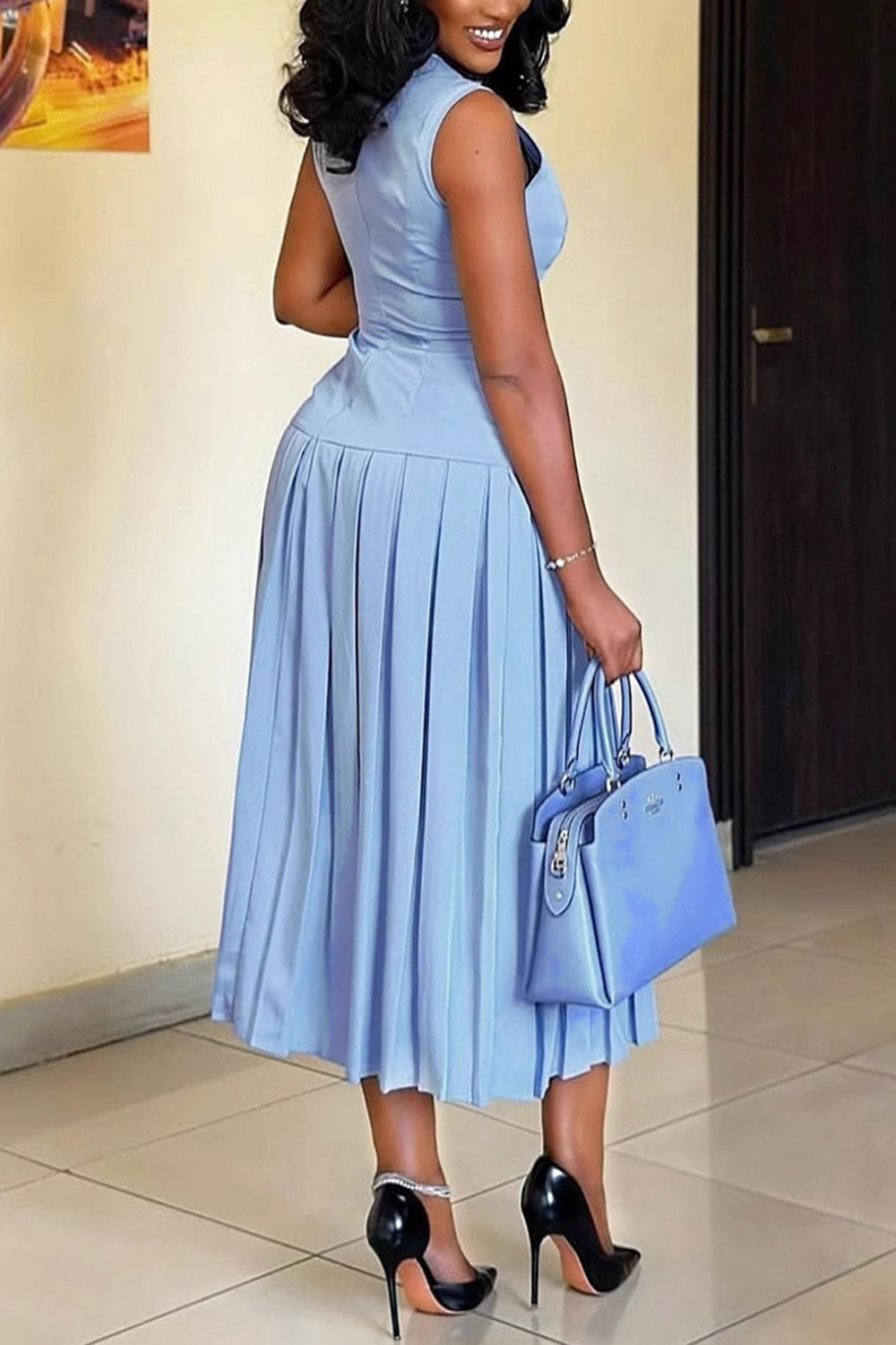 Round Neck Sleeveless Pleated Solid Color A-Line Formal Maxi Dresses-Blue