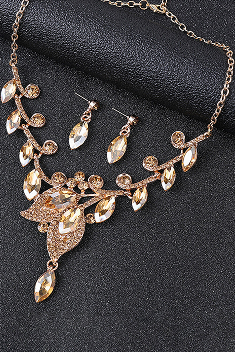 Retro Elegant Geometric Crystal Leaf Shaped Necklace Earrings Jewelry Set