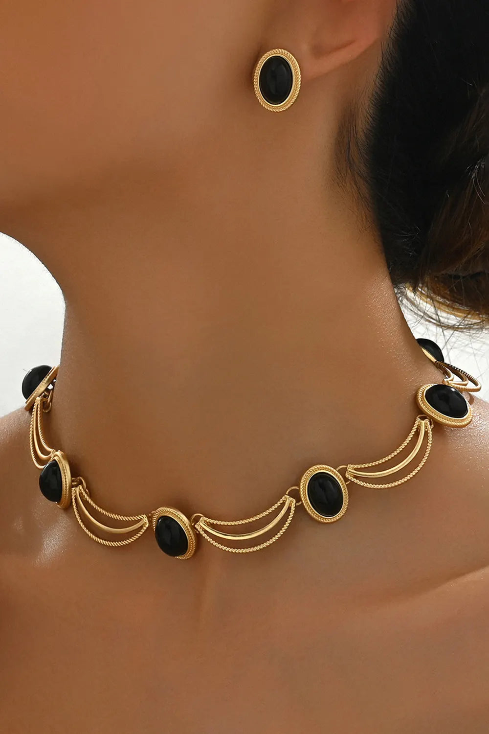Retro Inlaid Oval Gemstone Stud Earrings Choker Necklace Two Piece Set