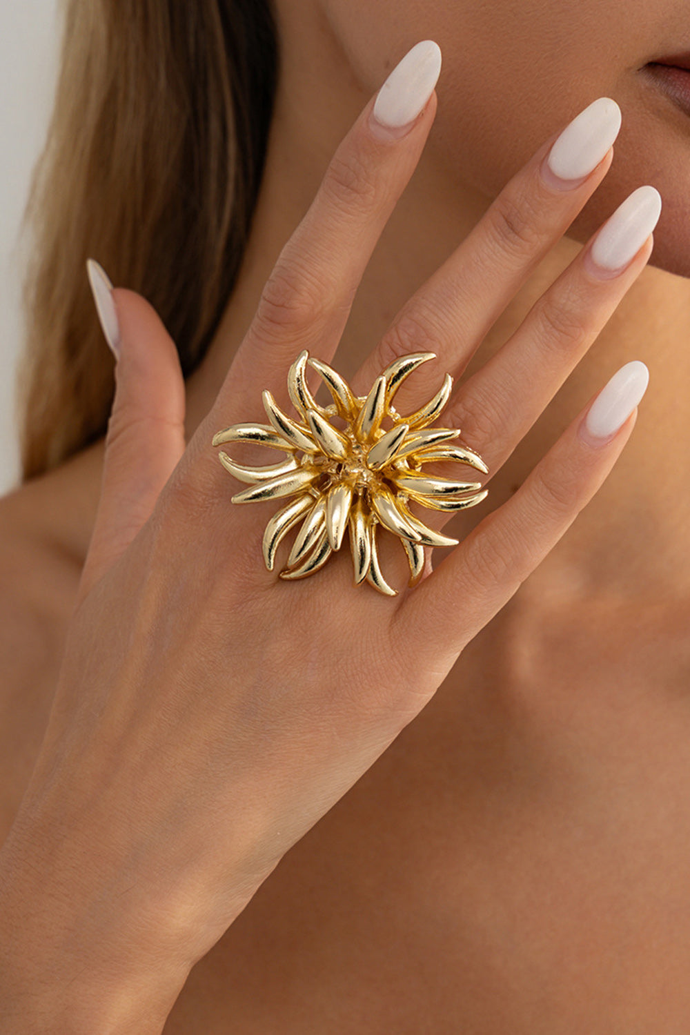 Fashionable Metallic Sheen Flower Shaped Geometric Ring Brooch