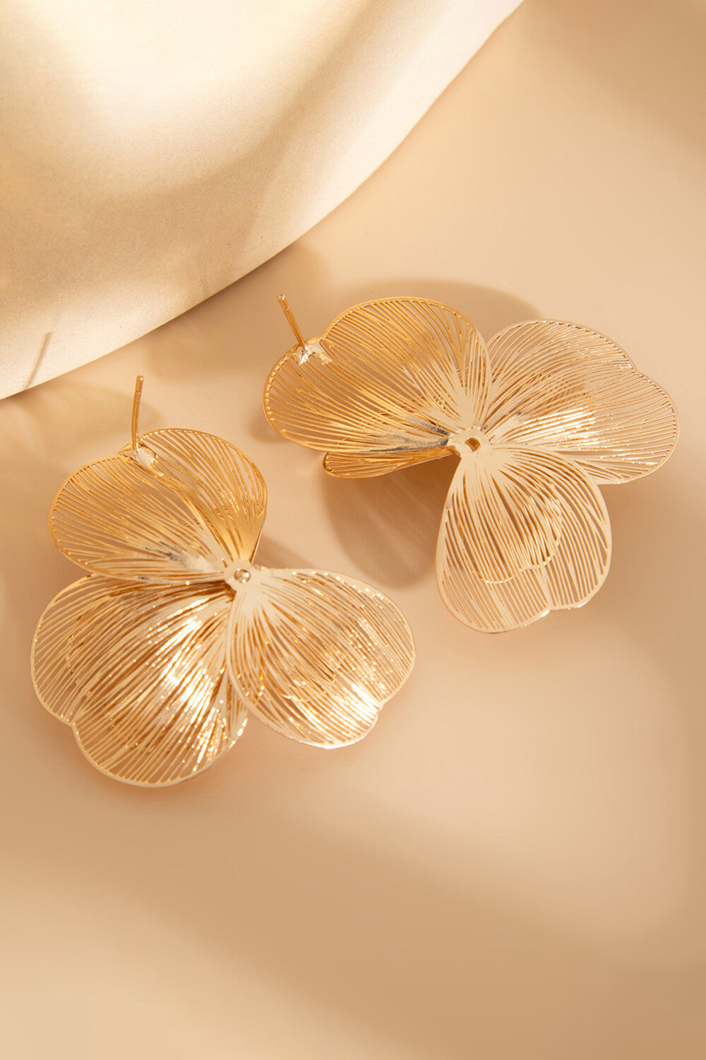Ginkgo Leaf Design Fashionable Stud Earrings